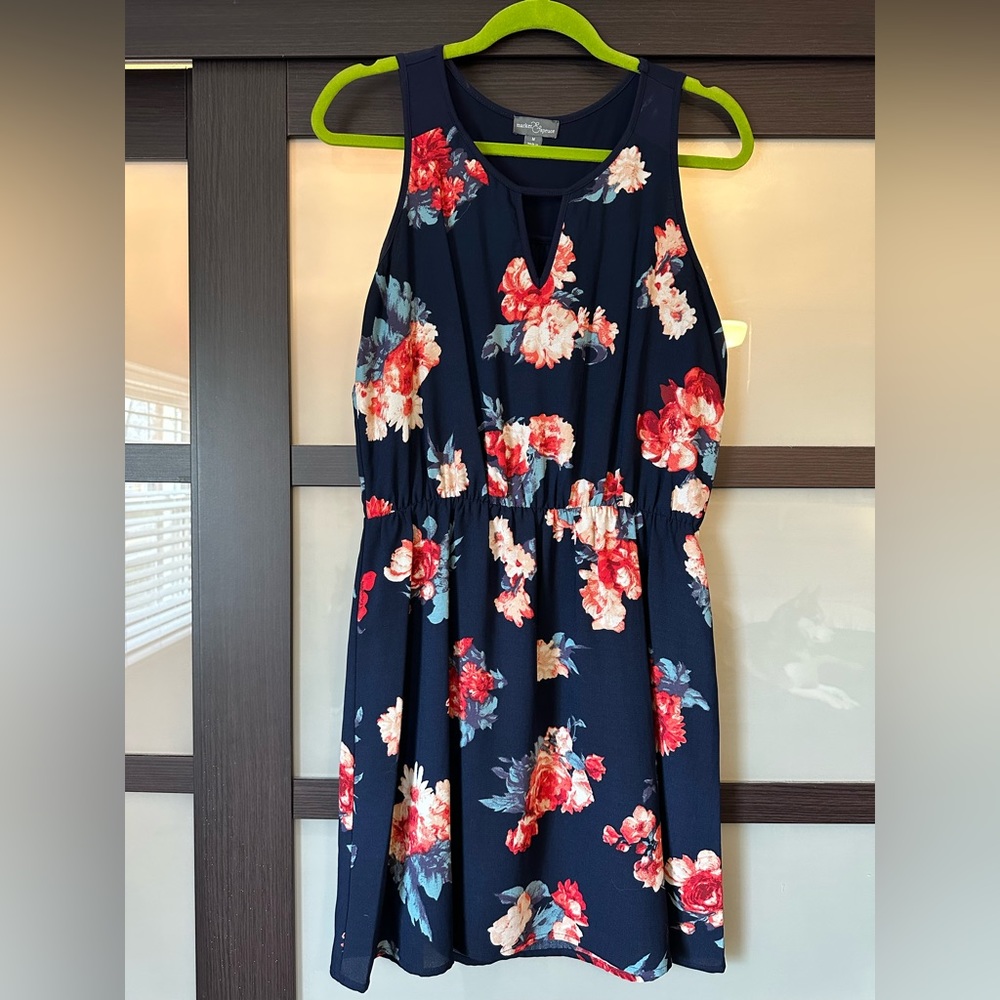 Market & Spruce floral navy size Medium dress